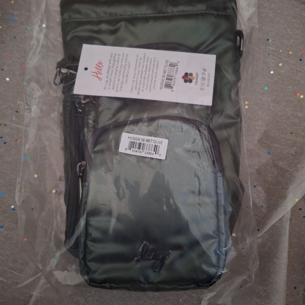 Lug Huggie SE bottle holder in Metallic Olive from the Fall 2023 mystery box!